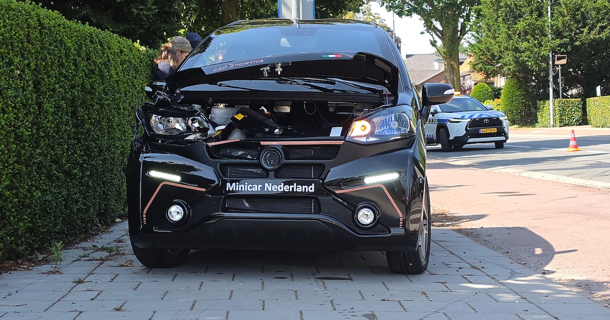 Brommobiel raakt beschadigd na kop-staartbotsing in Bennekom