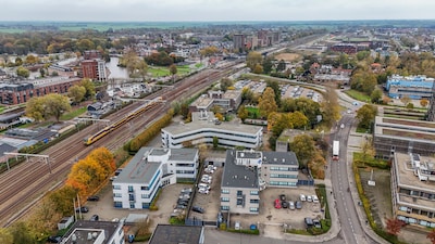 Weer kantoren plat in Woerden voor woningen: hier komen naast appartementen ook buurtsuper en café