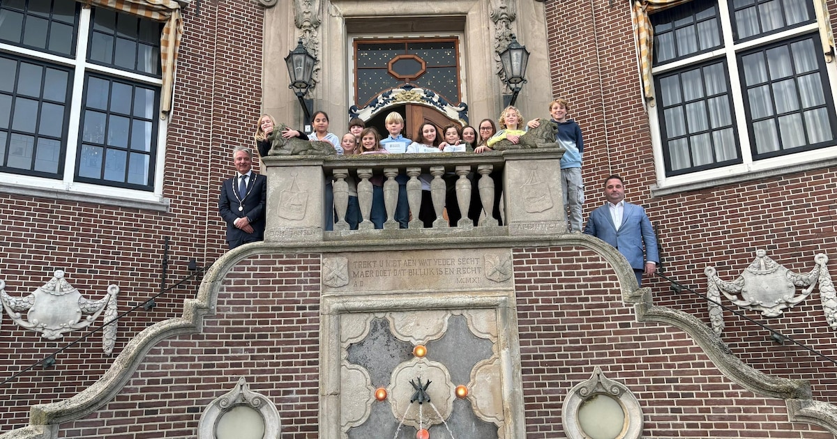 Nieuwe kindercommissie met 13 kinderen uit Zandvoort van start