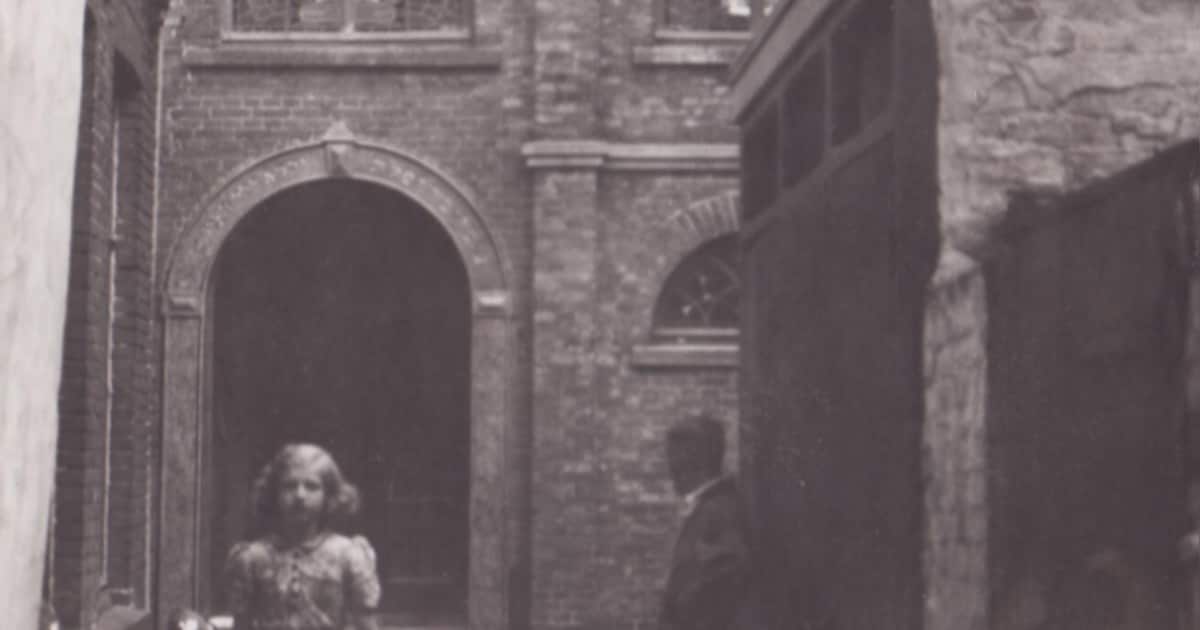 Burgemeester Venlo biedt excuses aan voor leed Joodse inwoners tijdens bijeenkomst