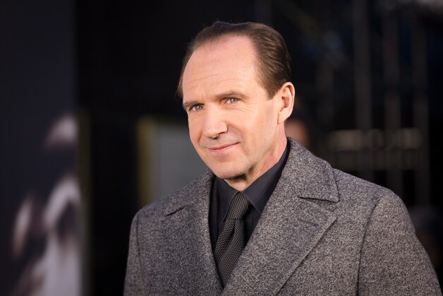 James Bond-baas Ralph Fiennes is plots een balletleraar | Show | AD.nl