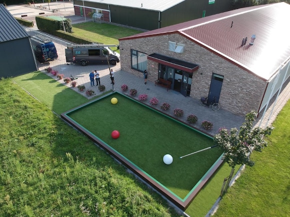 Groen laken, tientallen keus en gekleurde ballen: Biljartvereniging ’t ...