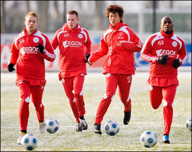 Nando is supertalent bij Ajax, maar dan neemt zijn leven een wending ...
