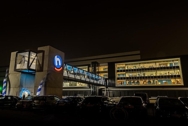 Reusachtig distributiecentrum Hoogvliet in alle stilte langs A12 bij ...