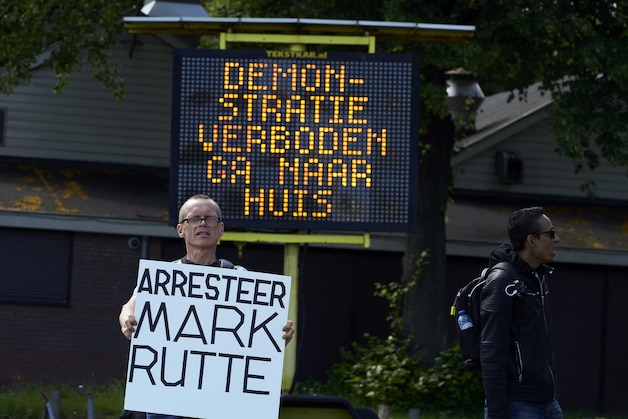 Noodbevel voor verboden protest op Malieveld, 37 betogers opgepakt ...