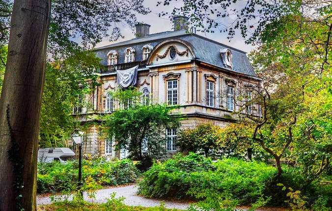 ‘Krottenkoning’ belooft vervallen Huize Ivicke eindelijk te restaureren ...