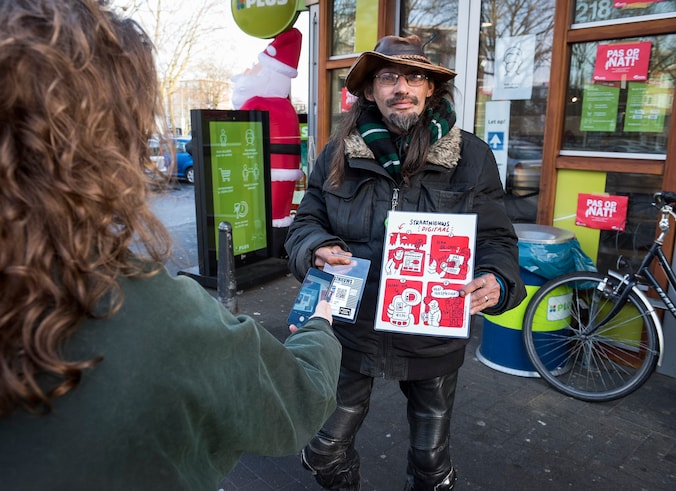 Utrechtse straatkrant gered door slim verkoopsysteem: zo verdient ...