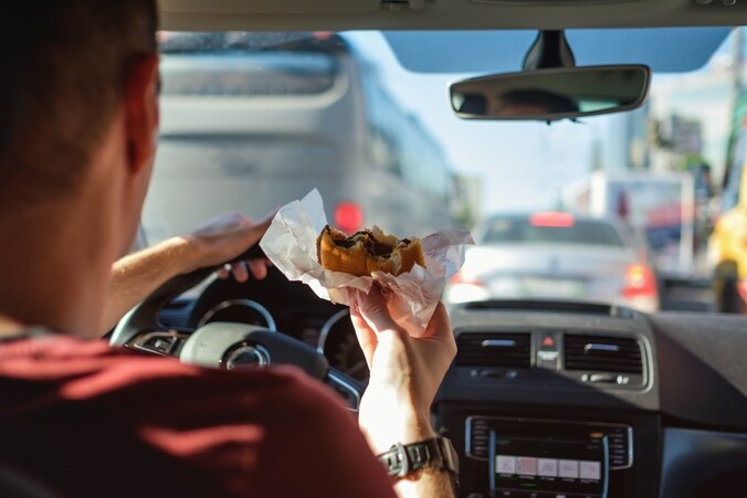 Met deze tip knoei jij nooit meer met fastfood in de auto | Koken ...