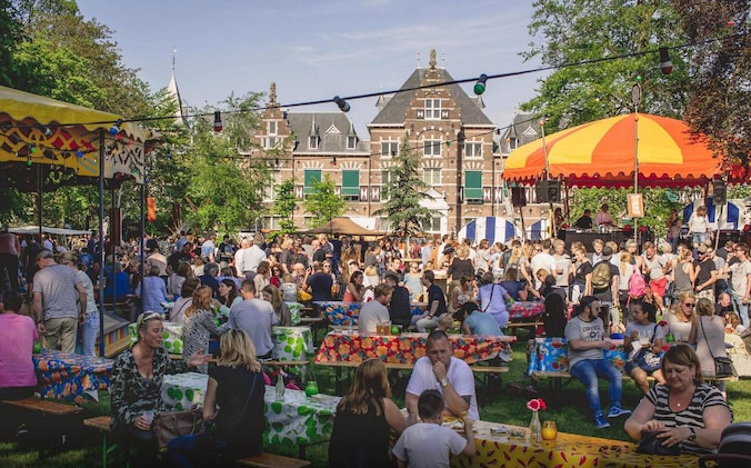 man-breekt-kaak-op-meerdere-plekken-bij-mishandeling-op-festival