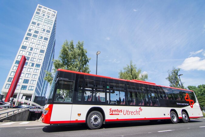Extra bussen in Austerlitz zijn te duur, dus rijden inwoners zélf hun ...