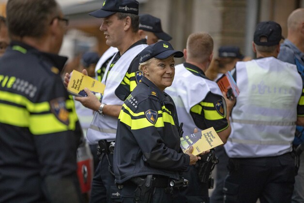 Politie gaat vol weekend staken: 'heftigste politieactie ooit' | Nieuws ...