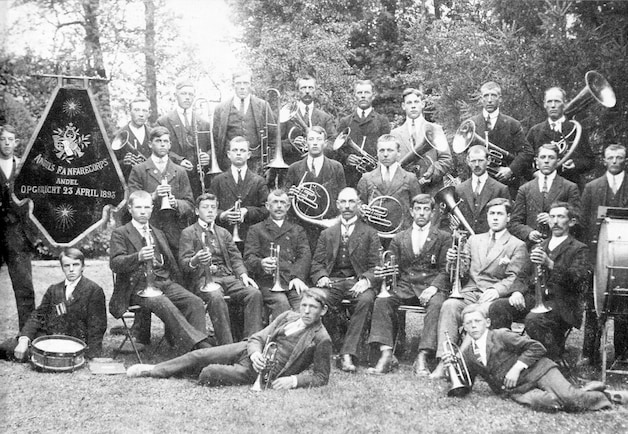 125 jaar geschiedenis van Andels Fanfare Corps in boek vastgelegd: ‘Een ...