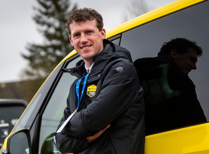 Visma-Lease a Bike promoveert Nathan Van Hooydonck tot sportief ...