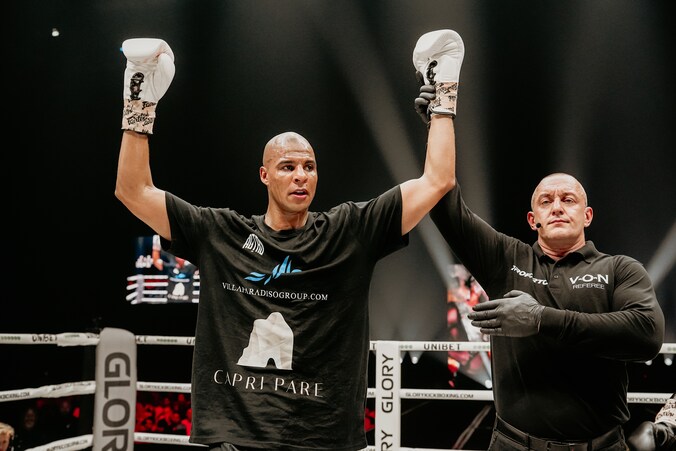 Levi Rigters wint op technische knock-out en staat in ...