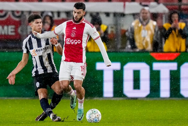 Na glansrol tegen Ajax en transfer naar Dortmund, scoort hij nu voor ...