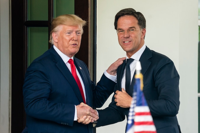 Rutte en Trump: over flauwe grapjes, een kaartje uit het Witte Huis en ...