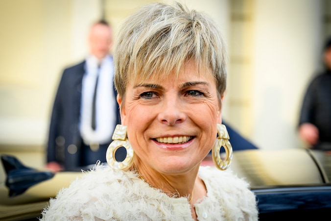 Prinses Laurentien adviseerde om ambtenaren 's nachts te mailen: 'Dan zijn  ze 's morgens overrompeld' | Nieuws | AD.nl