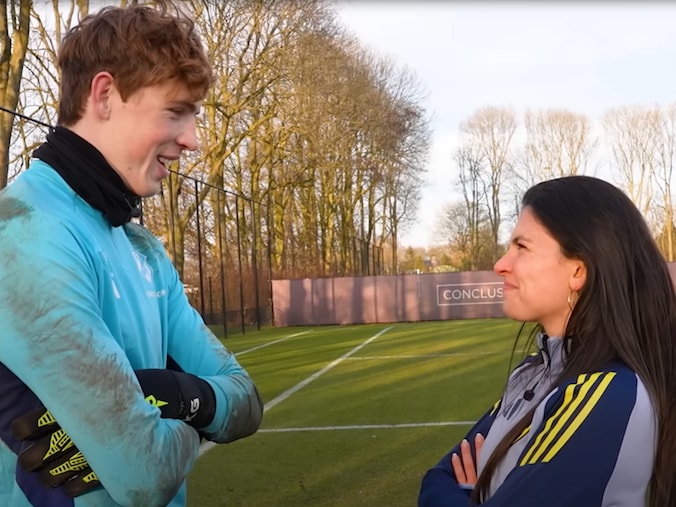 YouTube-ster Céline Dept daagt ‘langste keeper ter wereld’ van FC ...