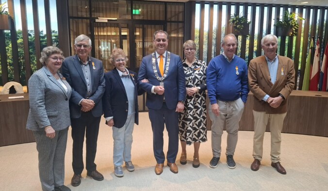 Lintjesregen 2025: bekijk hier wie in Leusden een lintje heeft gekregen ...