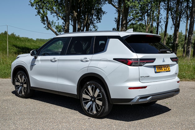 Test Mitsubishi Outlander: leasefavoriet van weleer laadt traag op en ...