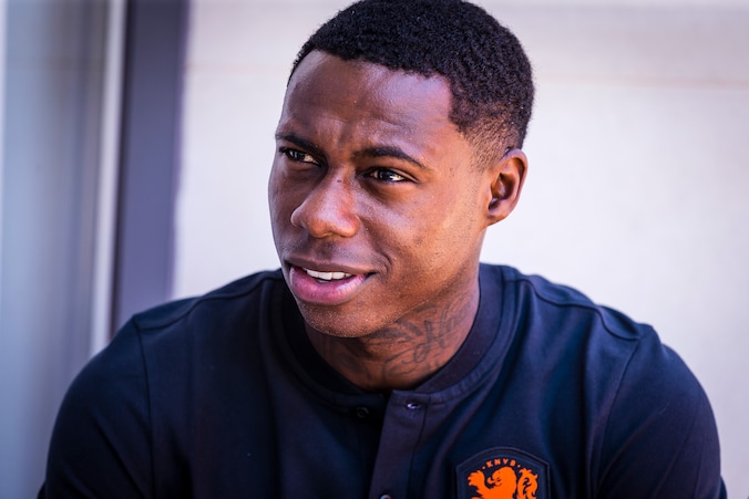 Quincy Promes zit in vliegtuig voor uitlevering, voetballer komt ...