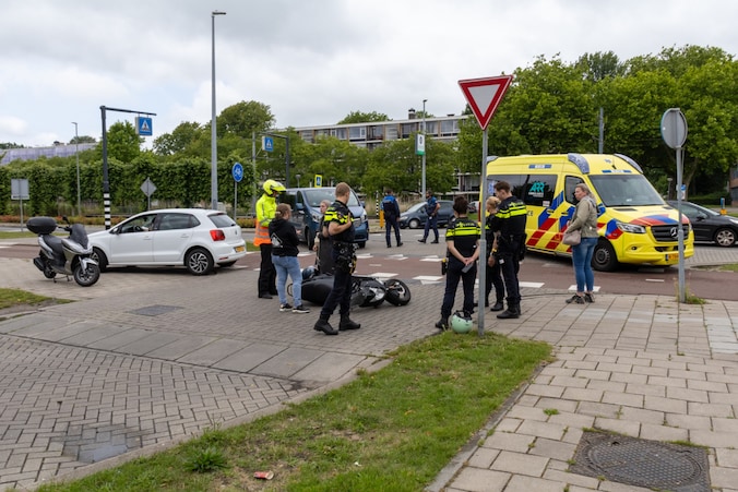 Twee gewonden bij scooterongeluk op Piersonstraat in Schiedam | Regio ...