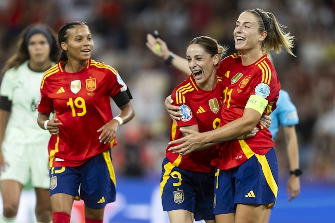 spanje-begint-goed-aan-ek-wereldkampioen-al-na-zeven-minuten-klaar-met