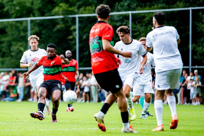 NEC boekt grootste overwinning ooit: eigen amateurtak met 27-0 ...