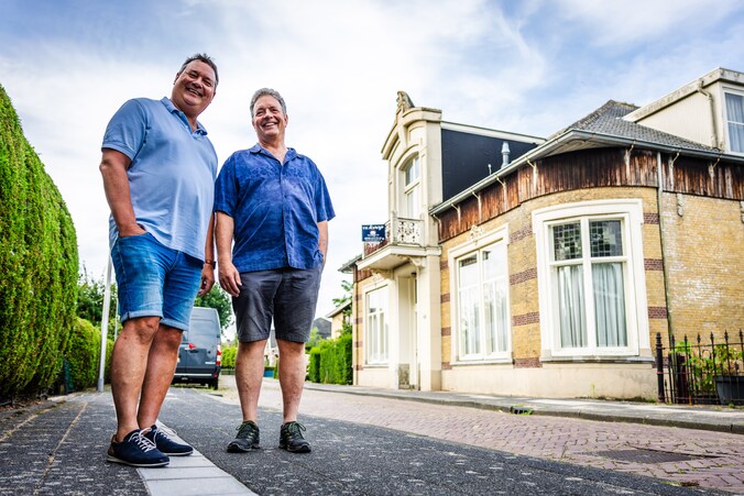 Broers verkopen opvallende ouderlijk woning: ‘Je kunt er zo in, zeker ...