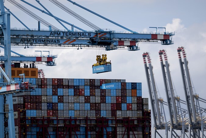 Terwijl de wachttijden bij containerafdeling oplopen, daalt de overslag ...