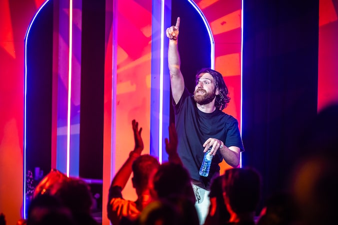 Winnaar Leids Cabaret Festival speelt in Diekhuus | Regio | AD.nl