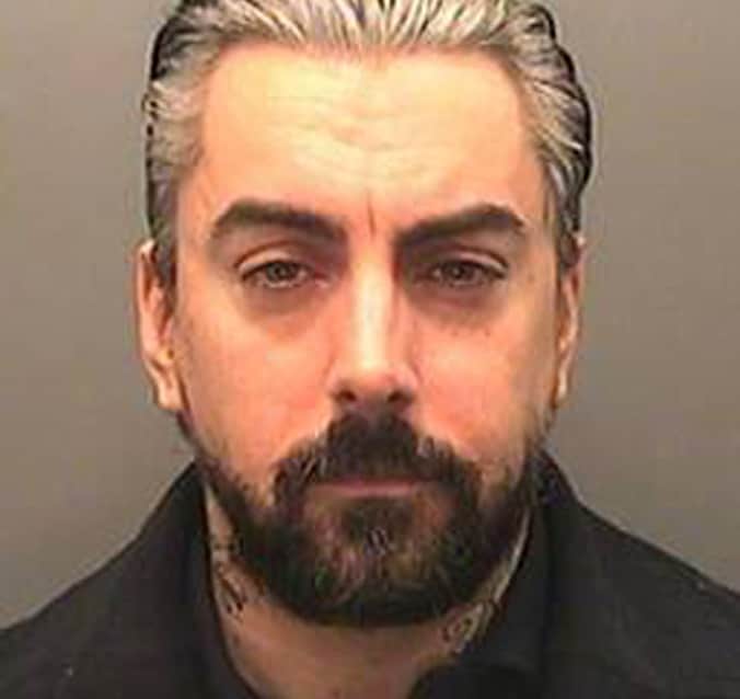 Voor kindermisbruik veroordeelde Lostprophets-zanger (48) vermoord in ...