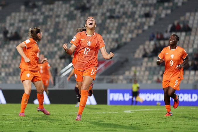 Voetbalsters Oranje Onder 17 blijven winnen en staan voor het eerst in ...