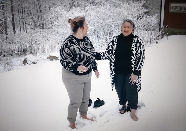 Na vertrek van Mandy slaat vonk over tussen Robin en Pearl in Winter ...
