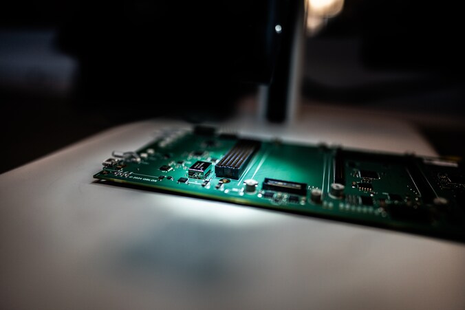 Delfts quantumbedrijf QuantWare haalt 152 miljoen euro op | Regio | AD.nl