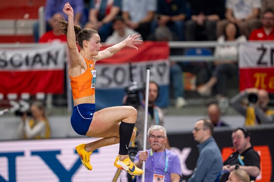 Sofie Dokter (23) kroont zich tot wereldkampioen op de vijfkamp, Lieke ...