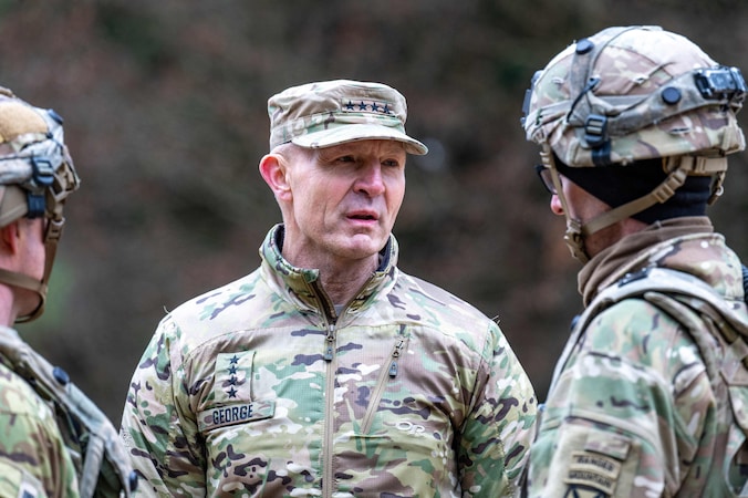 stafchef-amerikaanse-landmacht-ontslagen-defensieminister-geeft-geen