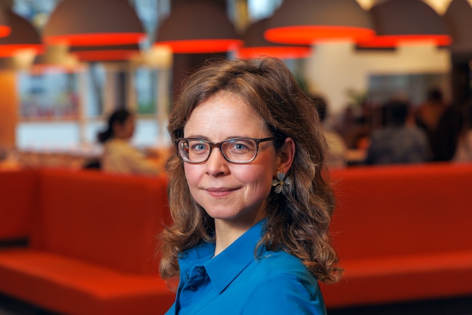 Beste docent Anneke Valk: ‘Ze praten ook met studenten. Daar ben ik ...