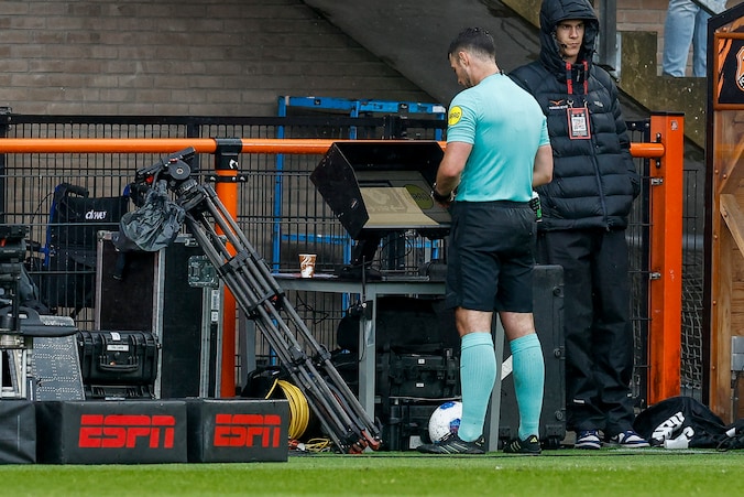 Ondanks ingreep VAR 21 foute beslissingen van scheidsrechters | Sport ...