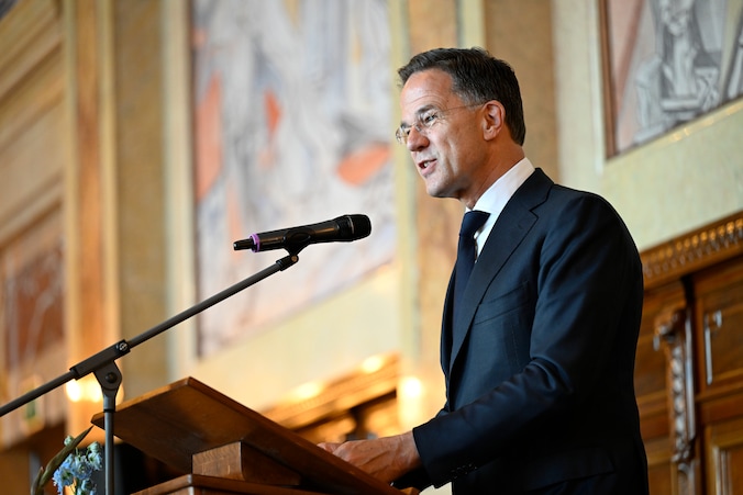 Mark Rutte gaat in Rotterdam strijd aan met somberheid: 'Laat ik een ...
