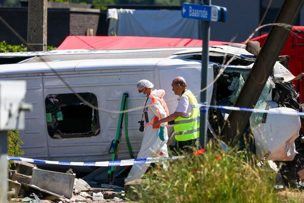 Arthur (12), die vluchtte voor oorlog in Oekraïne, komt om bij  schoolbusdrama in België: 'Mijn ogen doen pijn van het huilen' | Nieuws |  AD.nl