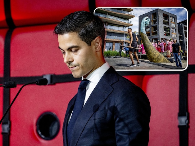 Rob Jetten bood bij de onthulling van het Nationaal Monument Ulu Kora in Rotterdam namens de Nederlandse regering excuses aan voor het historische onrecht dat Molukkers is aangedaan. 