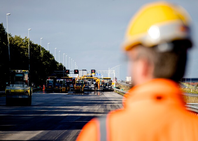 Rijkswaterstaat over code rood: Ga vrijdag alleen de weg op als dat ...