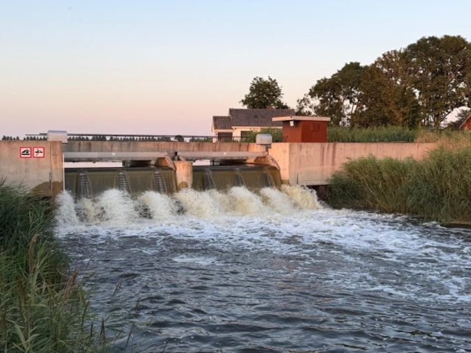 er-is-te-weinig-zoet-water-beschikbaar-doordat-de-aanvoer-van-zoet-water-uit-de-rijn-afneemt