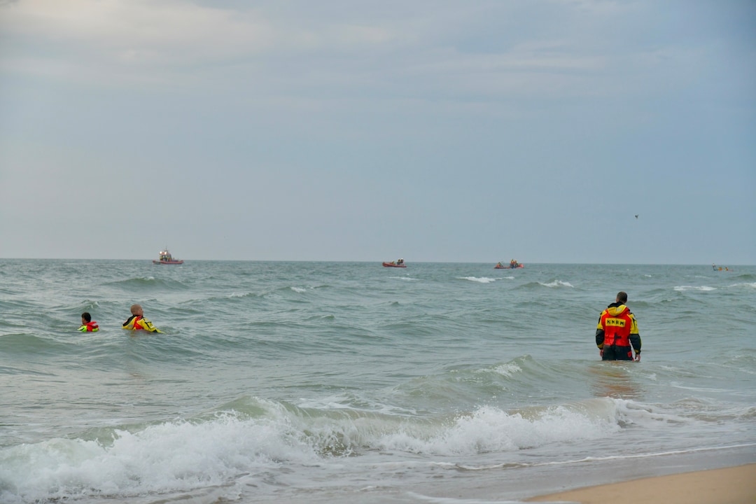 Hulpdiensten op het strand van Callantsoog
