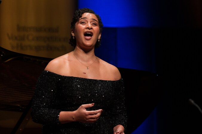 Lea Shaw is de grote winnares van de International Vocal Competition ...