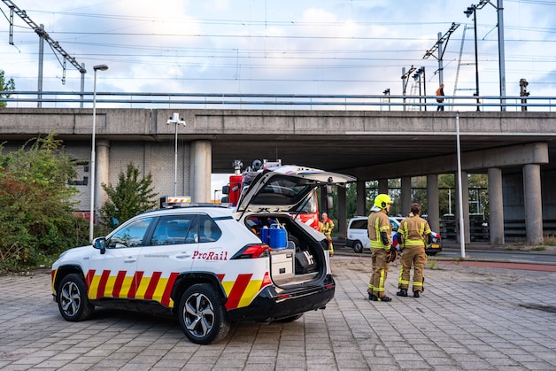Treinen tussen Rotterdam en Delft rijden weer na brandstichting bij ...