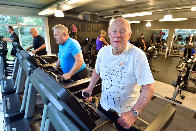 ‘Ik word moe als ik níét naar de sportschool ga’: Henk (83) blijft ...