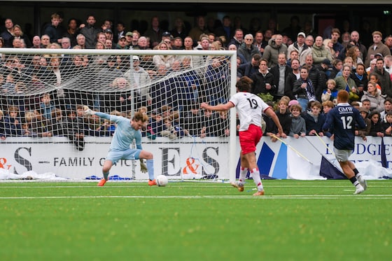 Quick verdubbelt de score, HBS lijkt met tien man ten onder te gaan in ...