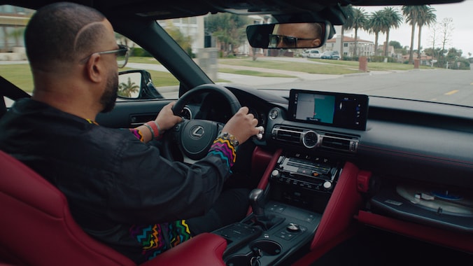 In deze unieke Lexus speel je trillingvrij je vinylplaten af | Auto | AD.nl